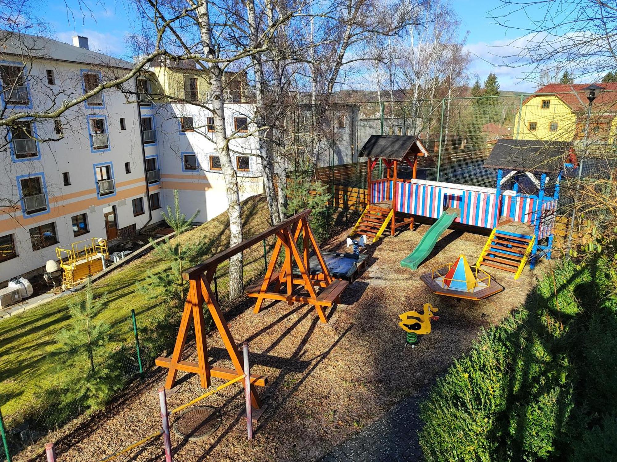 Chaty Kolodeje - Ubytovani U Reky V Soukromem Arealu-Orange Kolodeje nad Luznici Exterior photo
