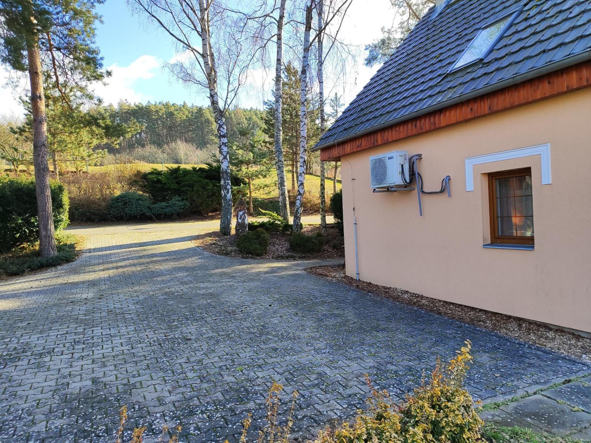 Chaty Kolodeje - Ubytovani U Reky V Soukromem Arealu-Orange Kolodeje nad Luznici Exterior photo